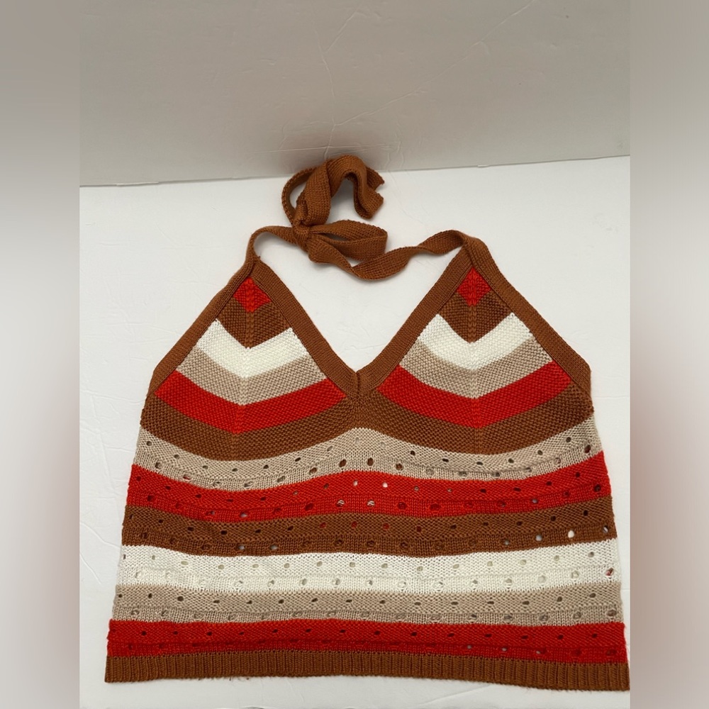 Knit halter crop top. Retro colors. Size 7. Chest 15” from halter to hem, 13”.